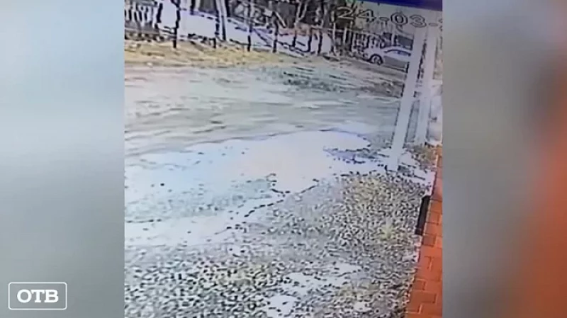 В Нижнем Тагиле разыскивают мужчину, который ограбил пенсионерку