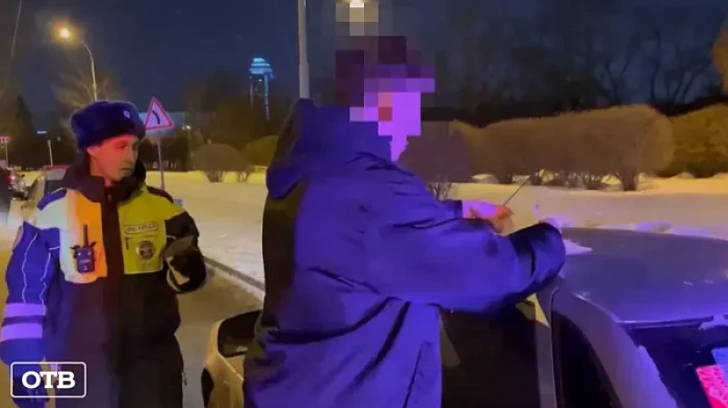Автоинспекторы Екатеринбурга вышли на дороги с алкотестером