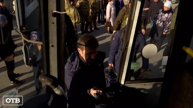 Мобилизованных из Екатеринбурга и Берёзовского отправили в учебные центры