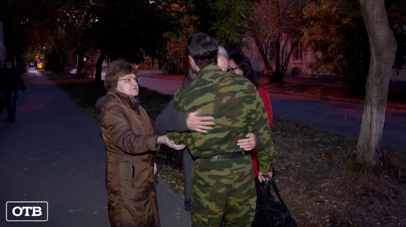 Первые свердловские резервисты прибыли в военкомат