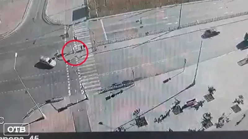 Попала под машину, а затем в полицию: пострадавшую в ДТП оштрафовали за нарушения правил езды на самокате