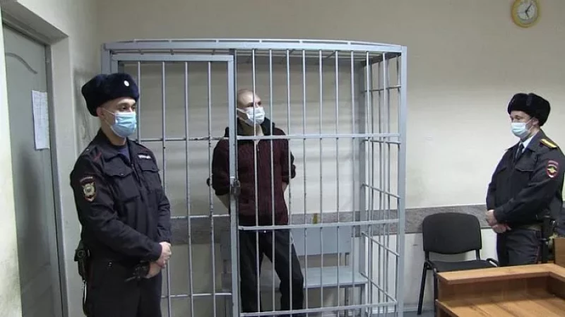 Полицейские Екатеринбурга задержали налетчика, пытавшегося ограбить Сбербанк