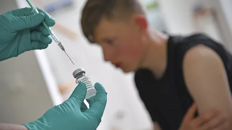 В Свердловскую область поступила первая партия вакцины от COVID-19 для подростков