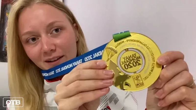 Екатеринбурженка Ксения Фоминых стала чемпионкой мира по парашютному спорту