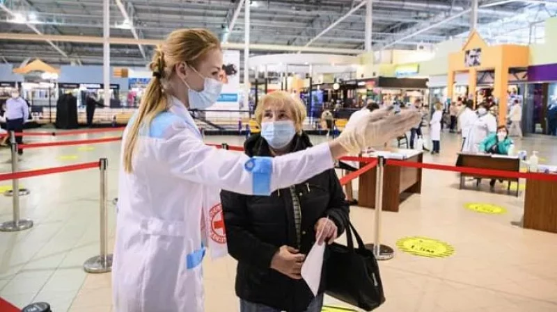Власти назвали условие введения обязательной вакцинации на Среднем Урале