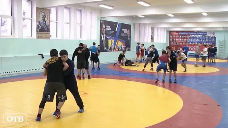 «Приходи на тренировку» с Сергеем Чепиковым: борьба