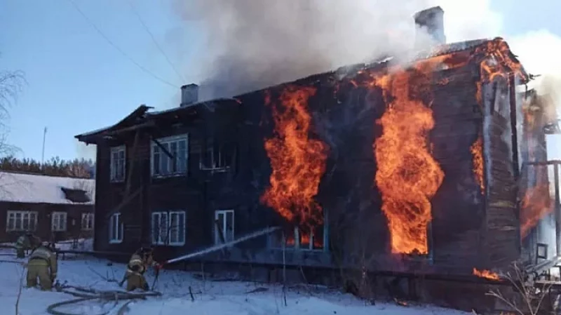 Два человека погибли при пожаре в Верхней Туре