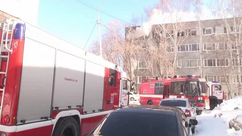 Мужчина погиб, спасаясь от пожара во Втузгородке Екатеринбурга