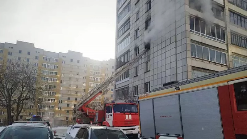 В Екатеринбурге из-за пожара эвакуировали 45 жильцов многоэтажки