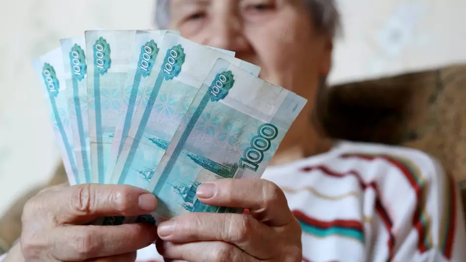 Россияне старше 80 лет получат прибавку к пенсии