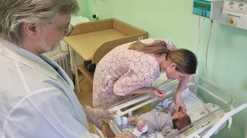 Свердловские хирурги спасли новорожденного с пороком ЖКТ