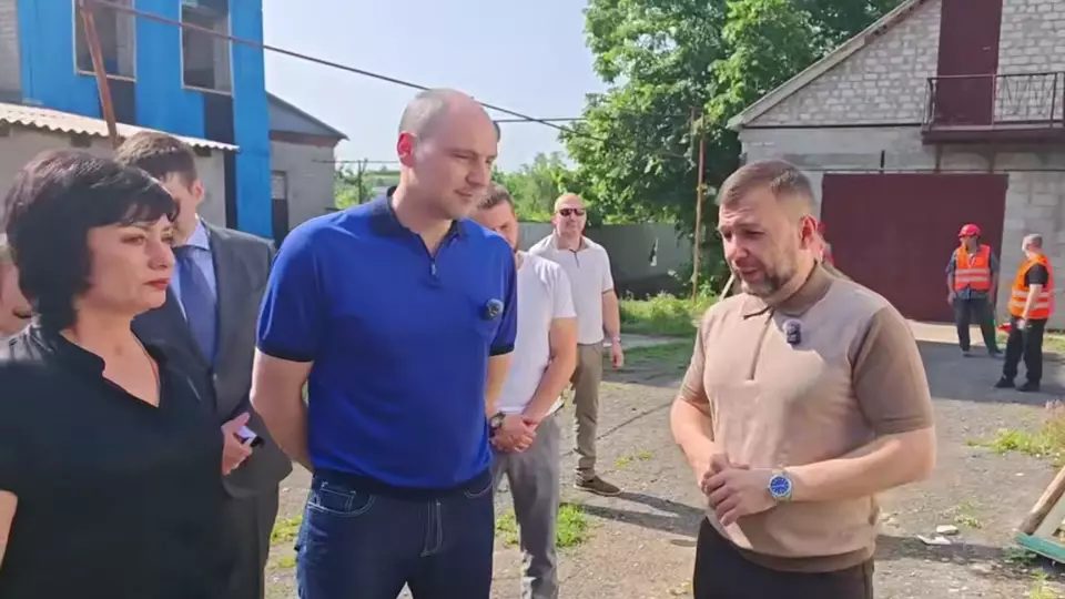 Денис Паслер и Денис Пушилин оценили восстановление объектов в Тельманово