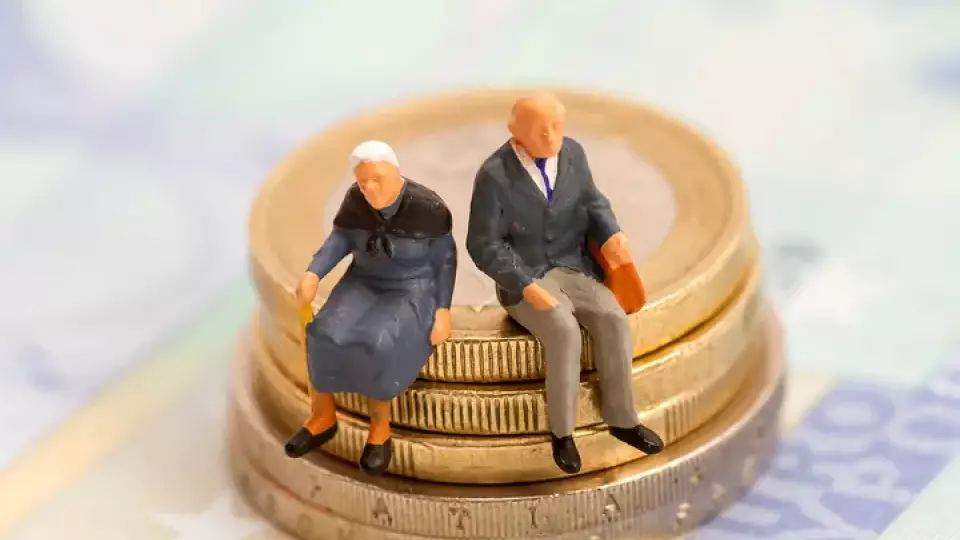 Никогда не работавшим россиянам положена социальная пенсия