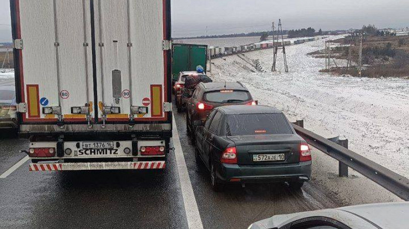 ДТП на трассе Р-242: движение к Перми полностью перекрыто