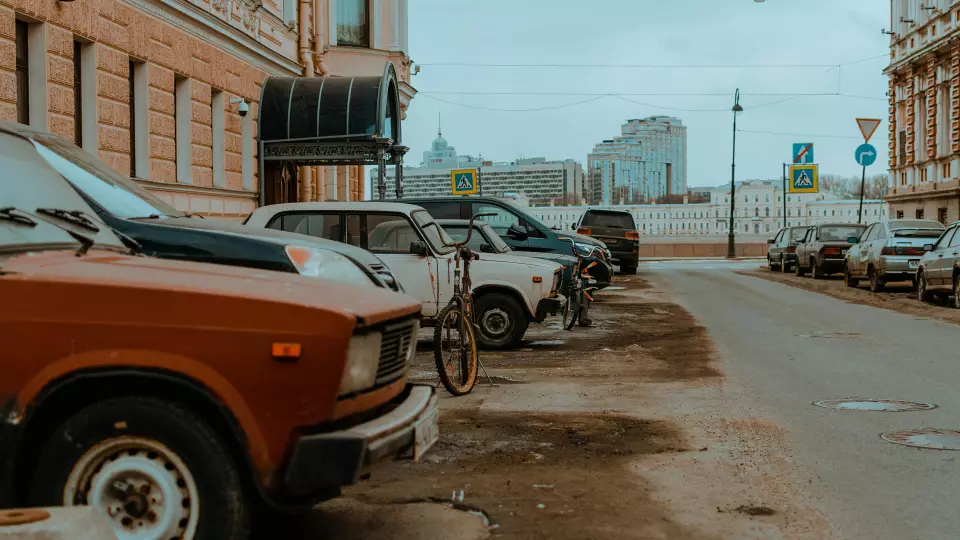 В Академическом мамы объявили войну автохамам