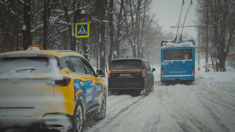 Серовские полицейские дважды за смену пришли на помощь автомобилистам