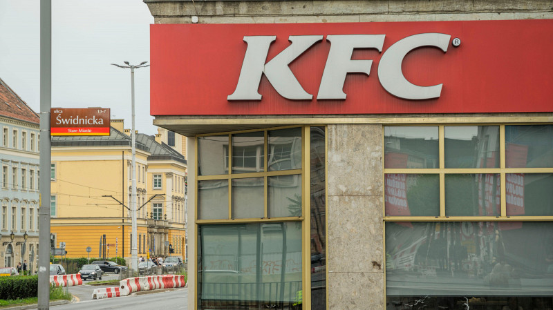 Возвращение Ростик'с: владельцы KFC продают бизнес в России