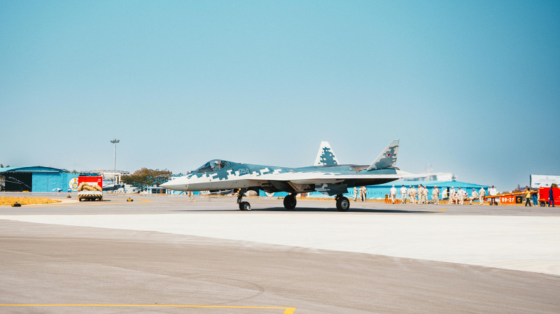 Весной 2023 года планируется первый полёт полностью российского самолёта SSJ