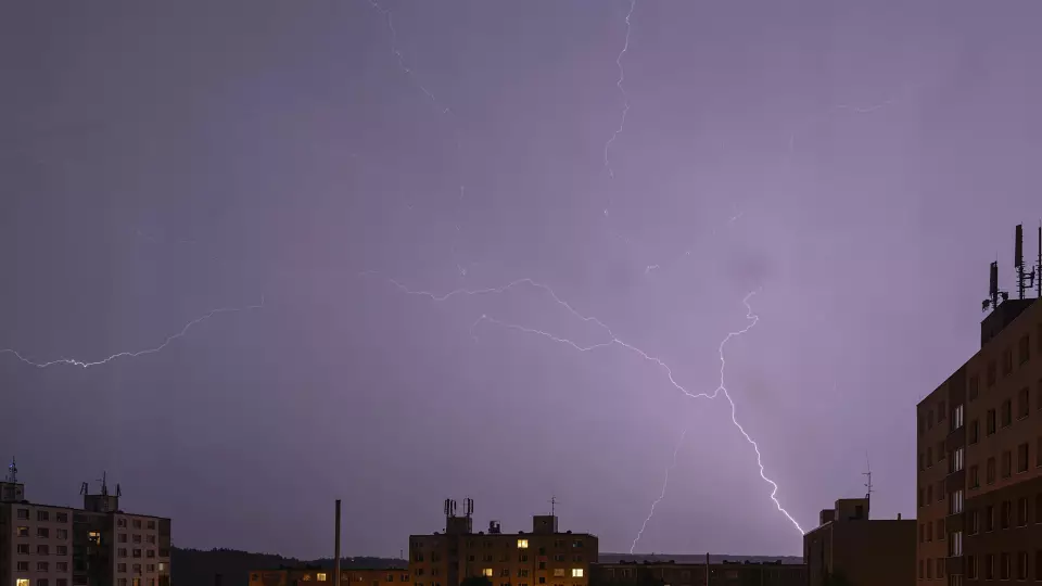 Грозы, град и до +25 градусов: синоптики рассказали о погоде в первой половине недели на Среднем Урале