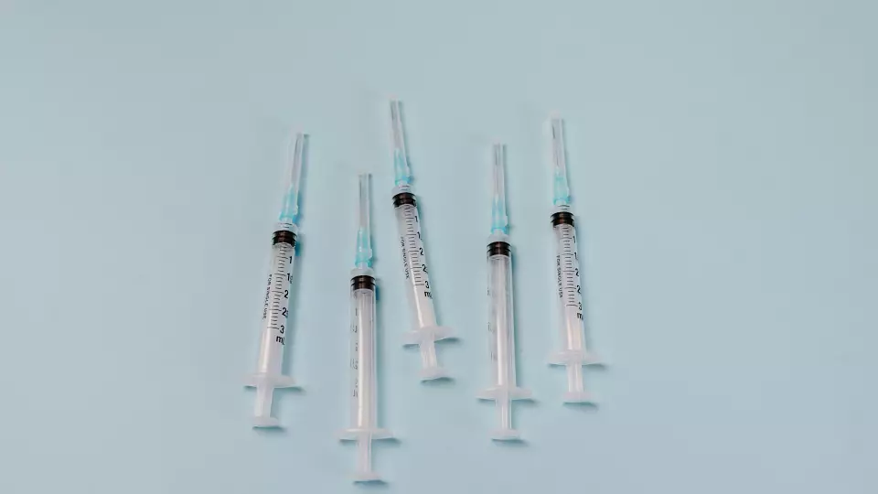 Вакцинация школьников и календарь обязательных прививок от COVID-19