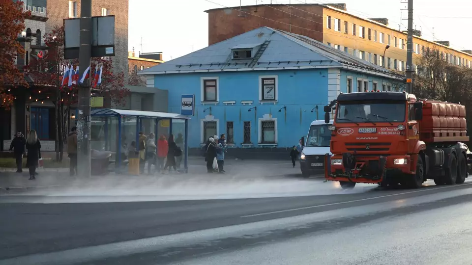 Коммунальщики Екатеринбурга за сутки вывезли из города 307 тонн мусора и грязи