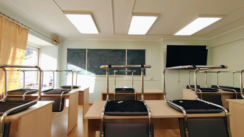 Уральских школьников не отправят на каникулы раньше срока