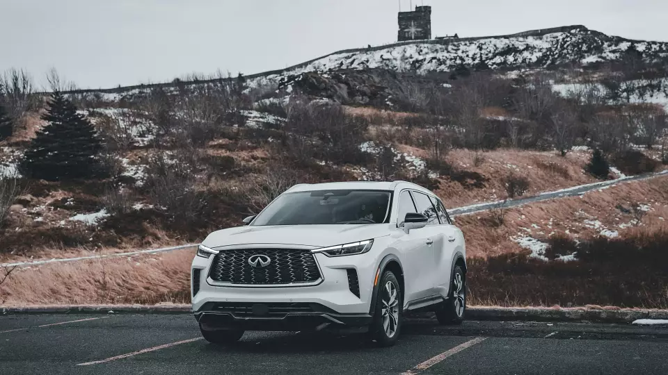 Infiniti FX: комфорт и скорость в бюджете