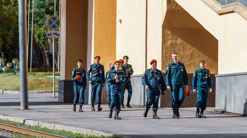 В Свердловской области 166 силовиков получили дипломы юристов МВД