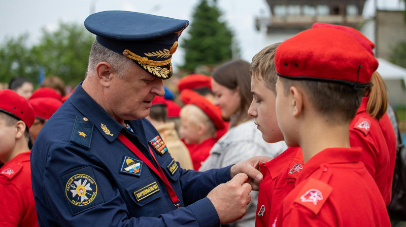 Многодетные мамы Свердловской области получат подарки в День матери