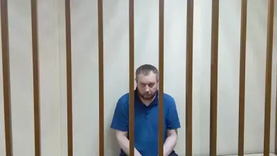 В Тюмени мужчина затащил в подъезд 5-летнюю девочку: мальчик и случайная прохожая спасли ребёнка
