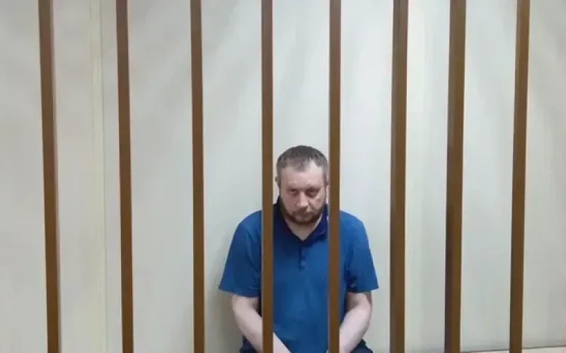 В Тюмени мужчина затащил в подъезд 5-летнюю девочку: мальчик и случайная прохожая спасли ребёнка
