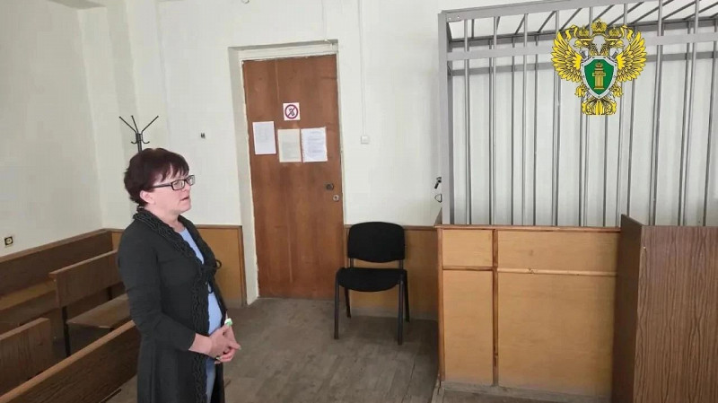 Уборщицу общепита, сломавшей подростку нос, признали виновной