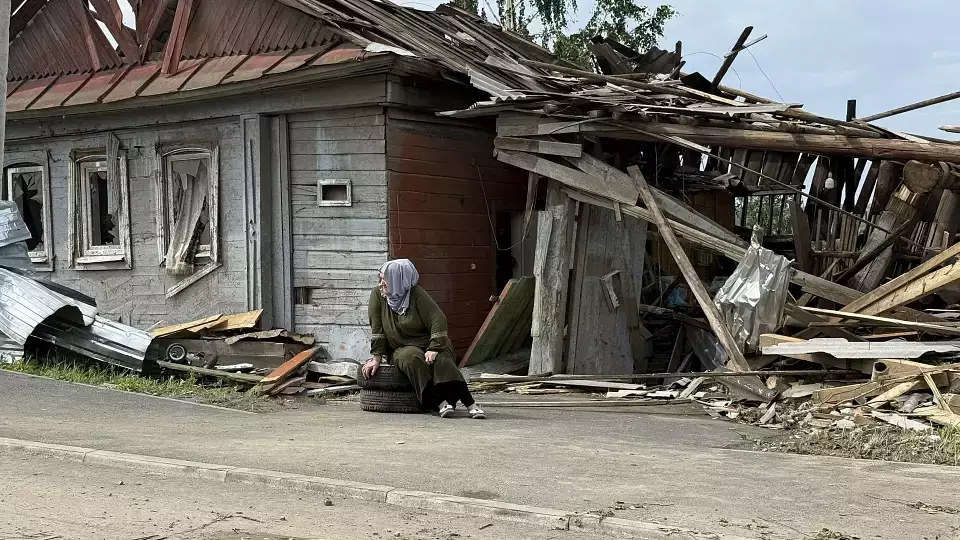 Смерч не щадит города: физик опроверг миф о защите высотками