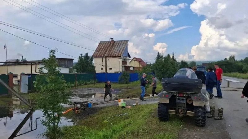 Почти тысяча домов освободилась от воды в Свердловской области