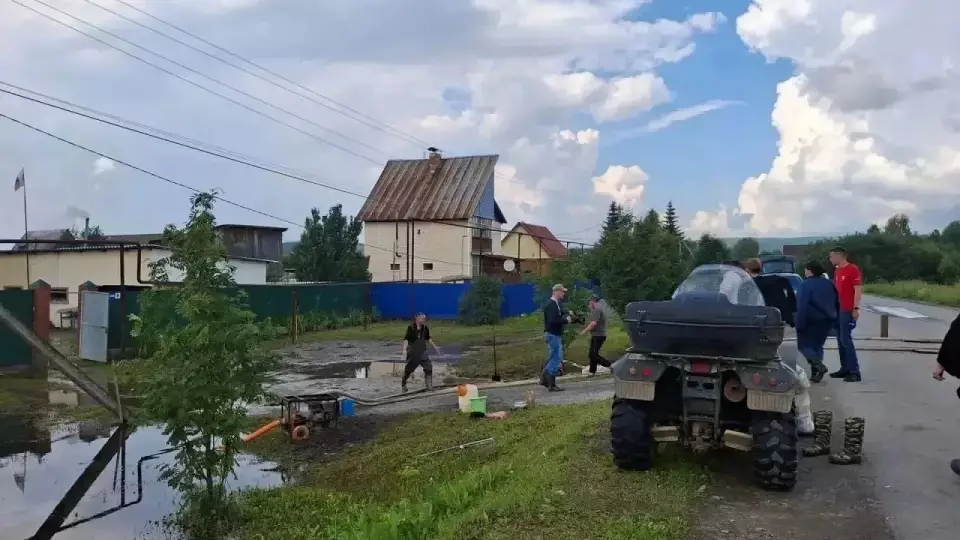 Почти тысяча домов освободилась от воды в Свердловской области
