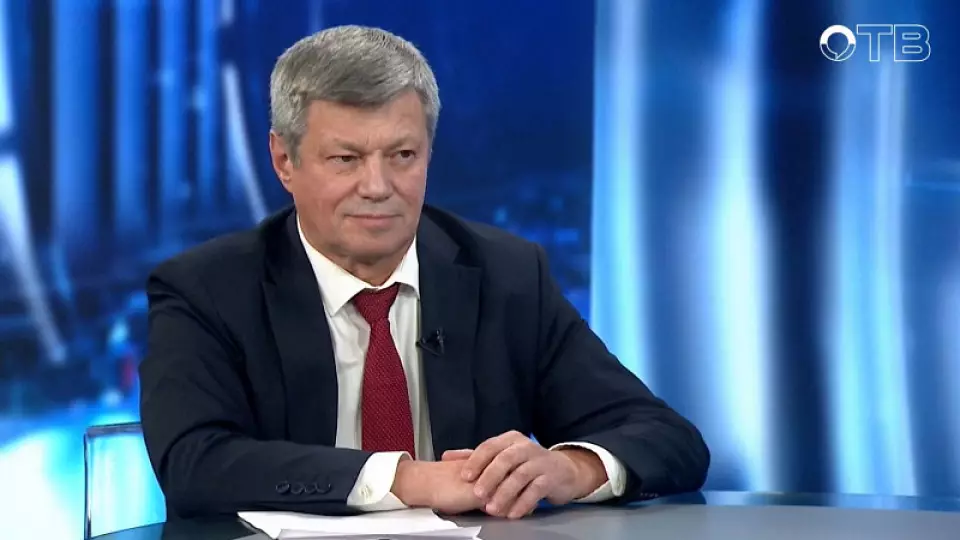 Повысить зарплату мигрантам требует глава Федерации профсоюзов Свердловской области