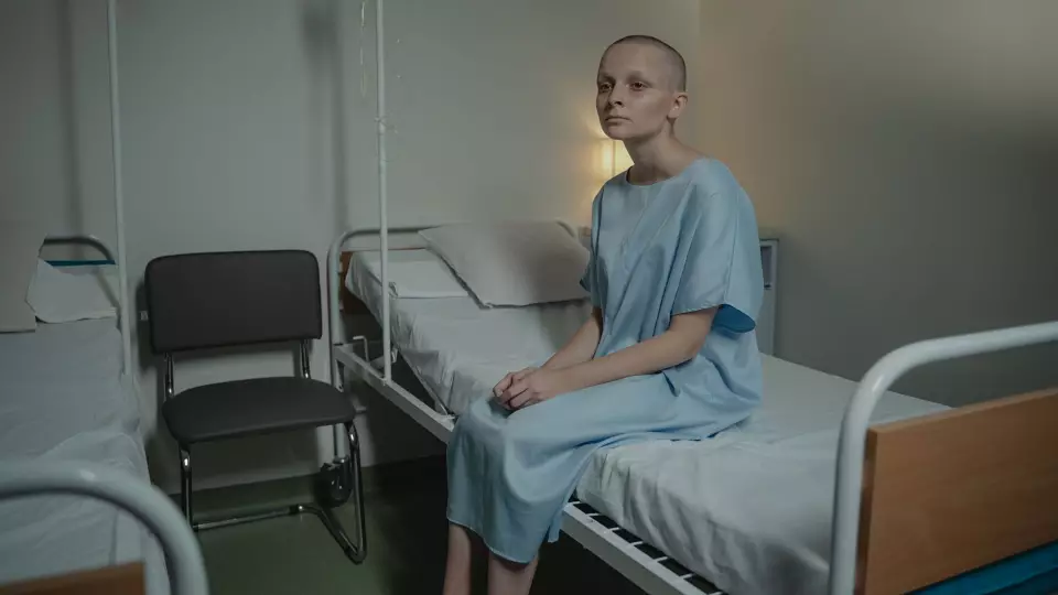 В Нижневартовске врачи вылечили двухлетнего мальчика от рака глаза