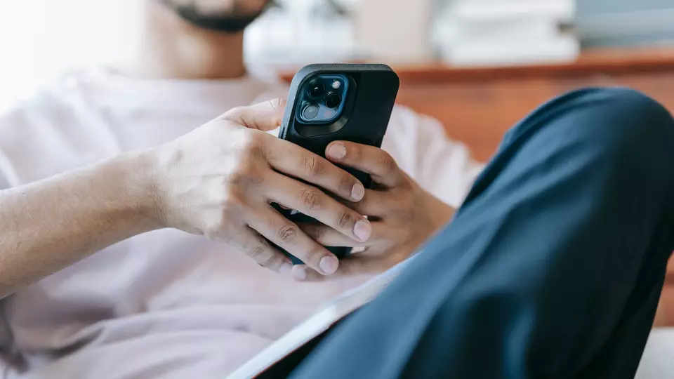 Эксперты рассказали, как безопасно хранить старый смартфон